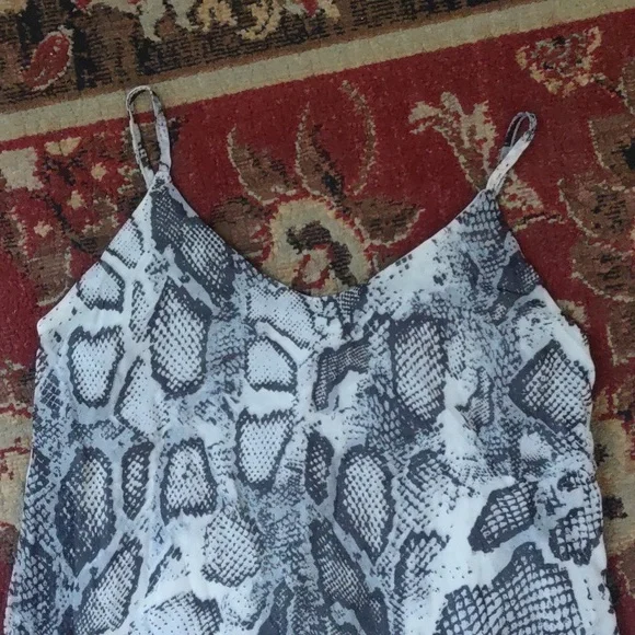 3/15 ๐ฆ Gorgeous Snakeskin Sundress - Picture 2 of 8